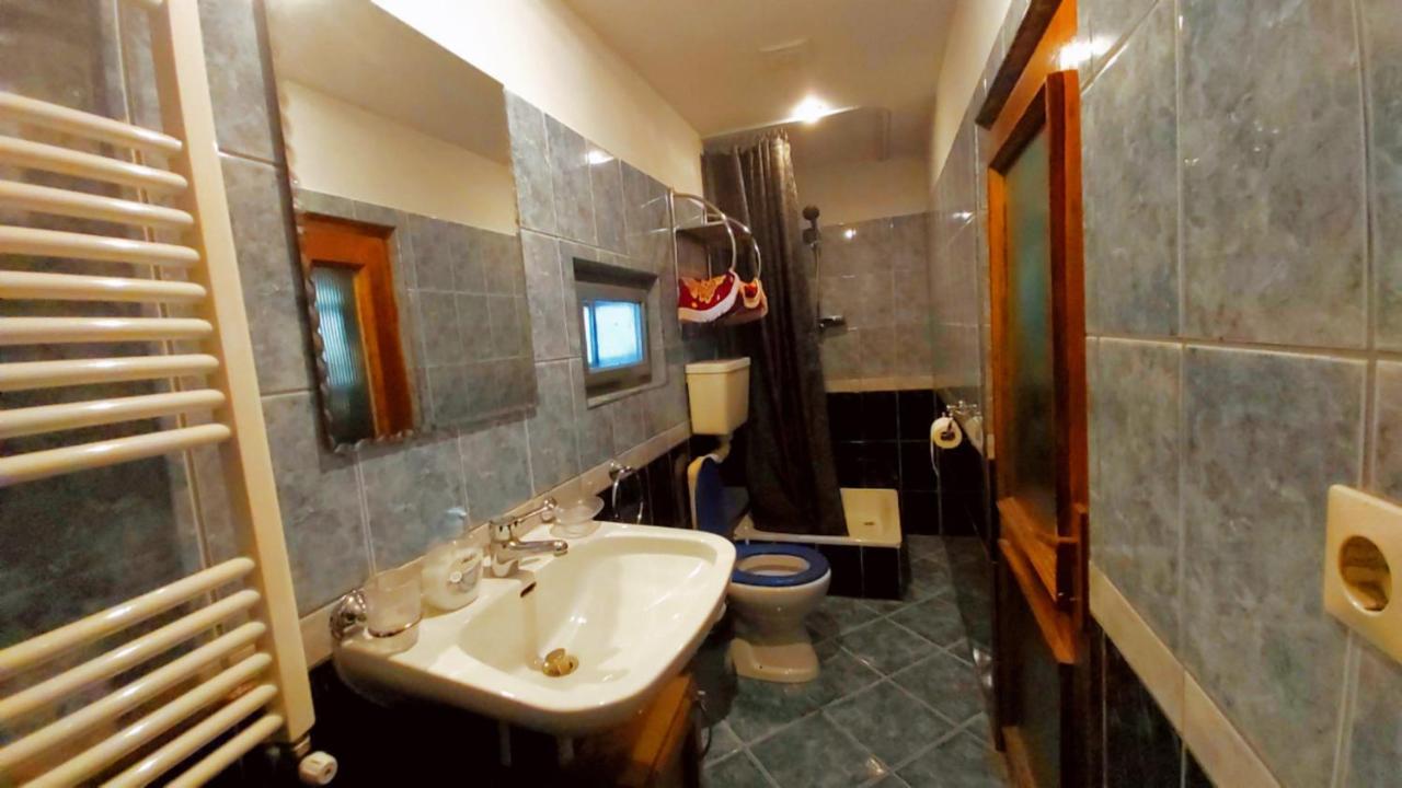 Casa Toth Din Tipterai Otel Vişeu de Sus Dış mekan fotoğraf